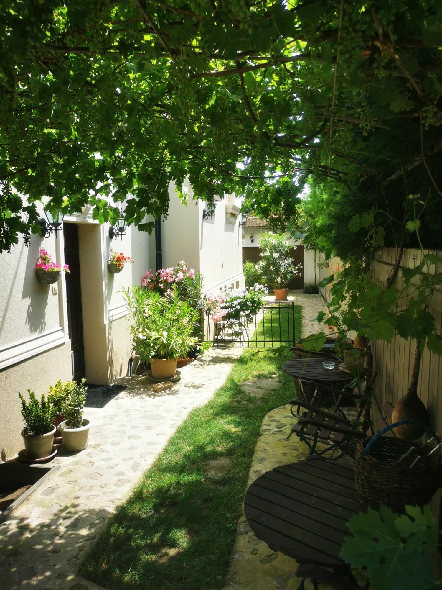 Kuria Apartman Budapest With Free Parking Exterior foto